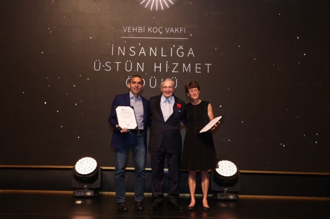 Vehbi Koç Vakfı’ndan "İnsanlığa Üstün Hizmet Ödülü"…